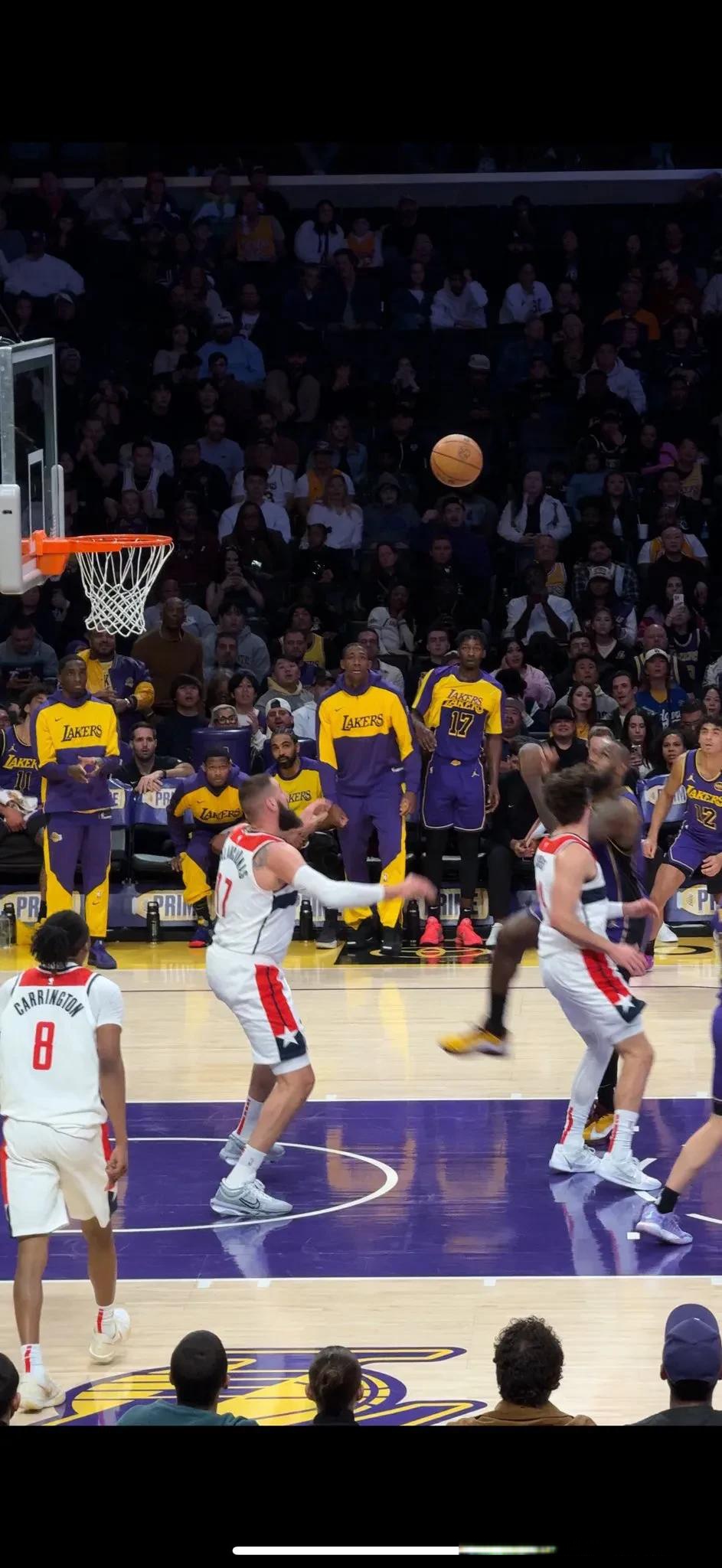 詹姆斯险胜约基奇，掀起高潮关键表现点燃全场！